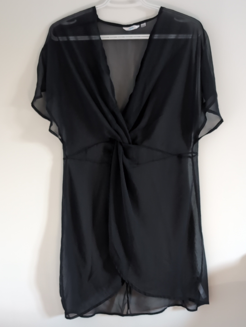 La Vie En Rose Black Sheer Knot-Front Coverup